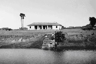 YSS in 1917, Dihika, Bengal on the Damodar River. Photo: Self-Realization Fellowship, Los Angeles, California